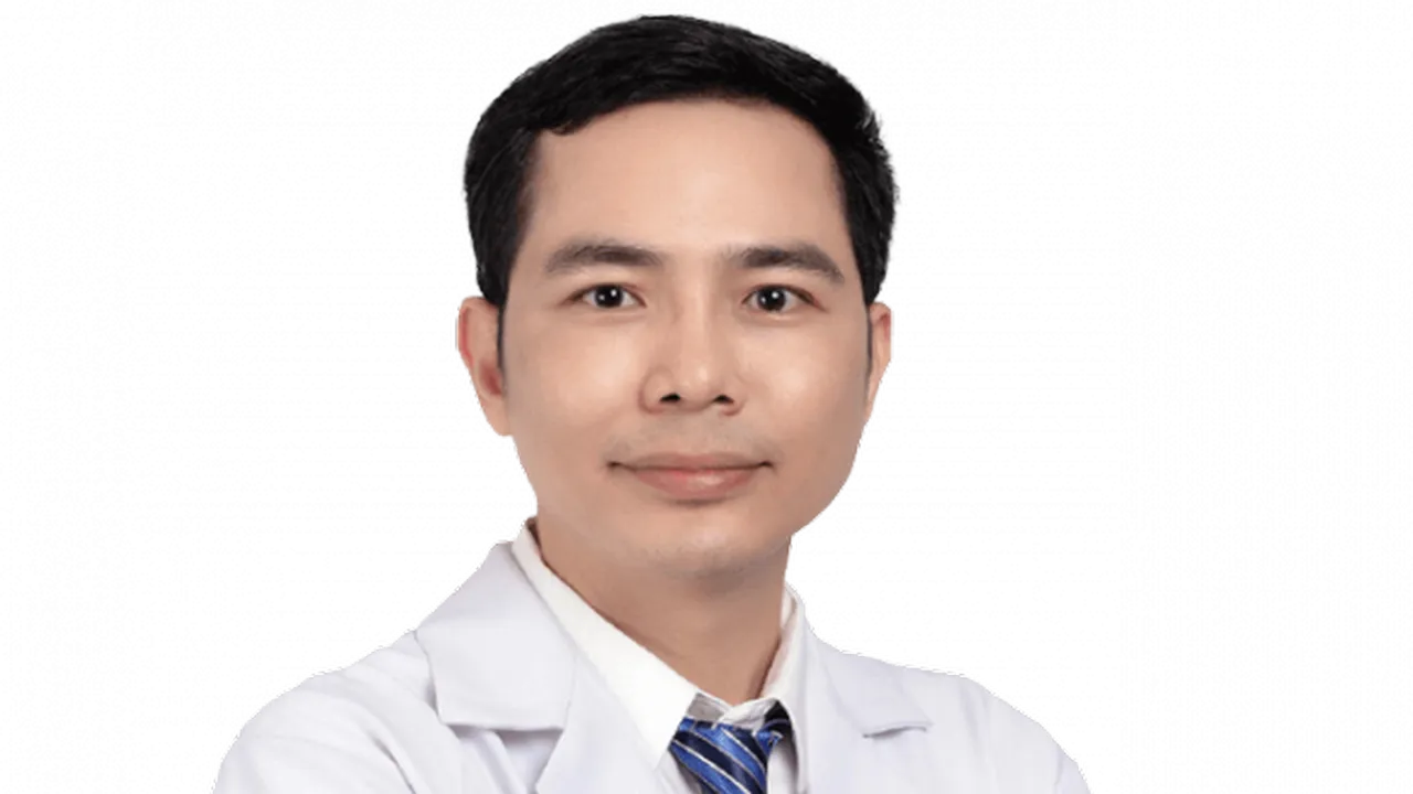 Hair Transplants in Vietnam  - A photograph of doctor Hien, the head of Nella Transplantology Clinic is experienced and awarded transplantologist, with trained in Turkey and South Korea