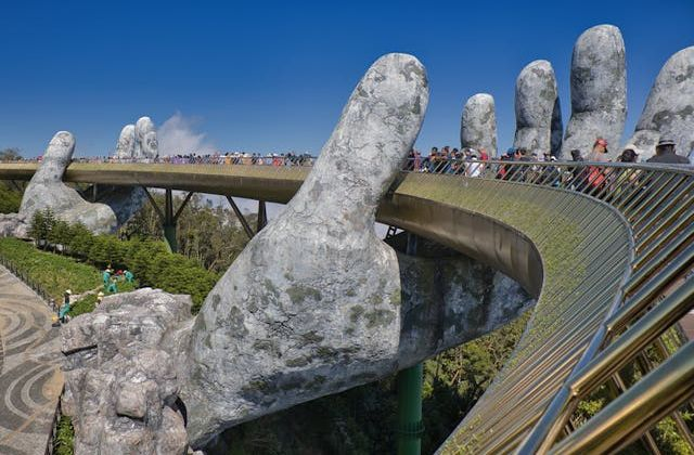 Da Nang coastal city in central Vietnam with beaches and modern skyline, a popular travel destination for visitors exploring Vietnam with Dentamed Holidays