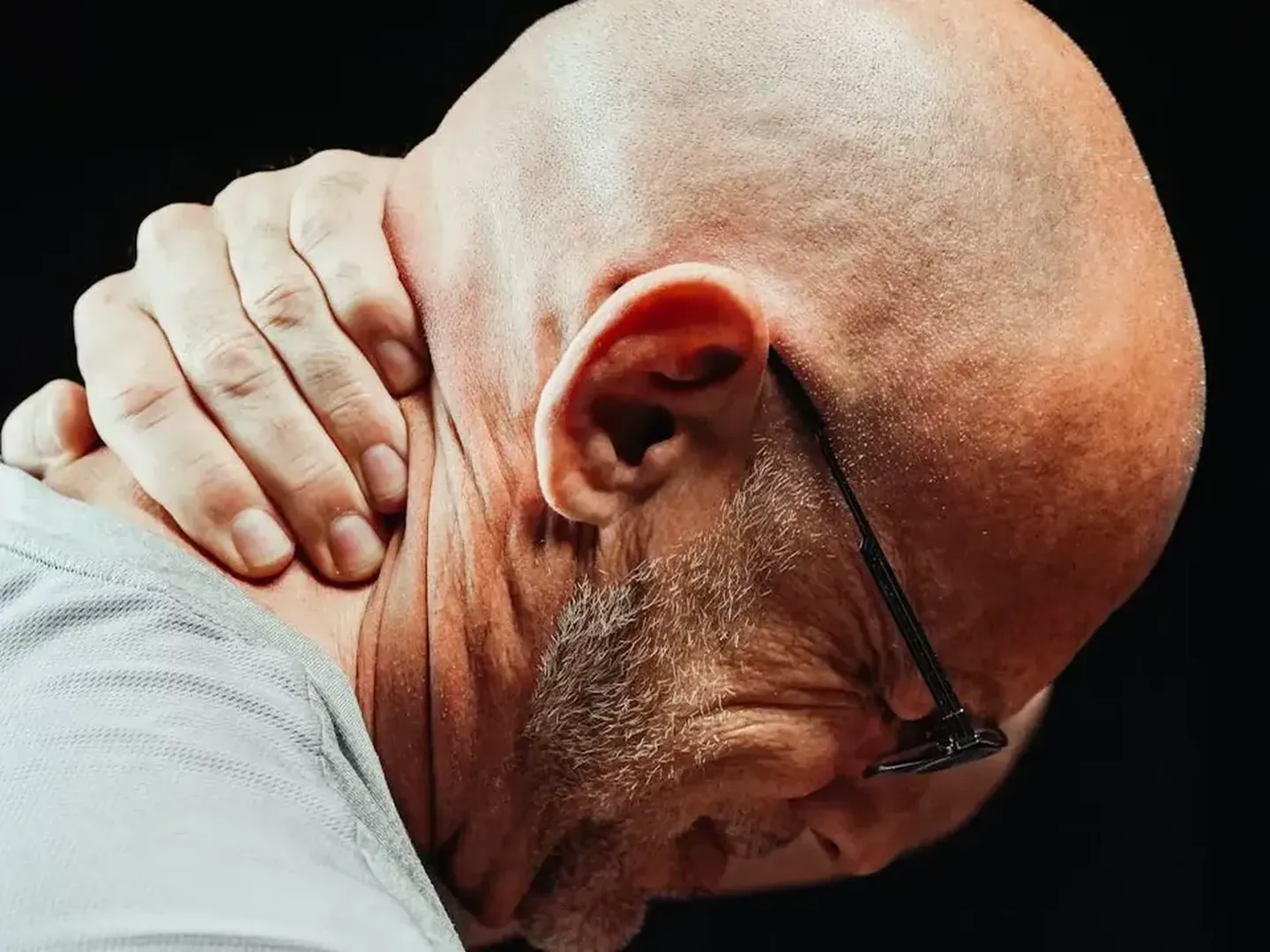 Hair transplant treatment in Vietnam restoring natural hairline for international medical tourists traveling with Dentamed Holidays